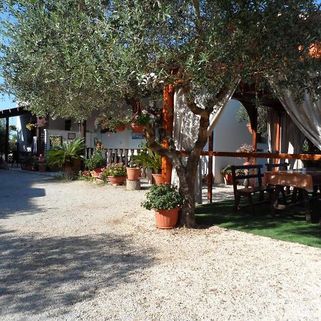 B&B Il Palombaro Уджано-ла-Кьеза Экстерьер фото